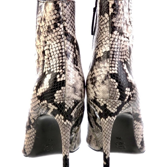 🌷Sold!🌷Alice + Olivia Snake Skin Leather Stiletto Ankle Boots! Size 9.5 - Picture 3 of 6